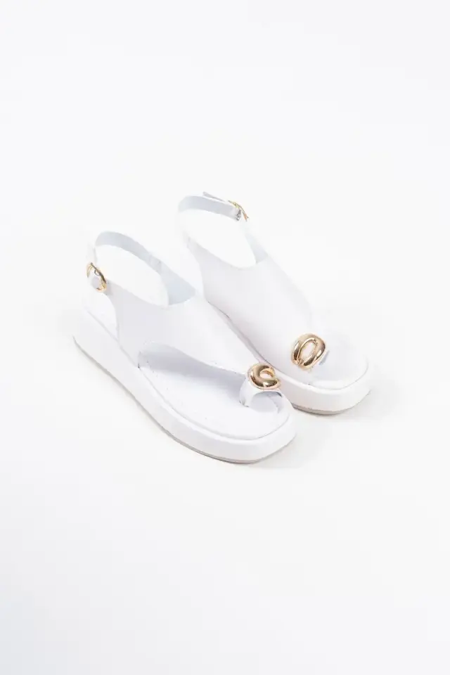 Kadın Beyaz Cilt Toka Detaylı Sandalet BUCCA17MY03B