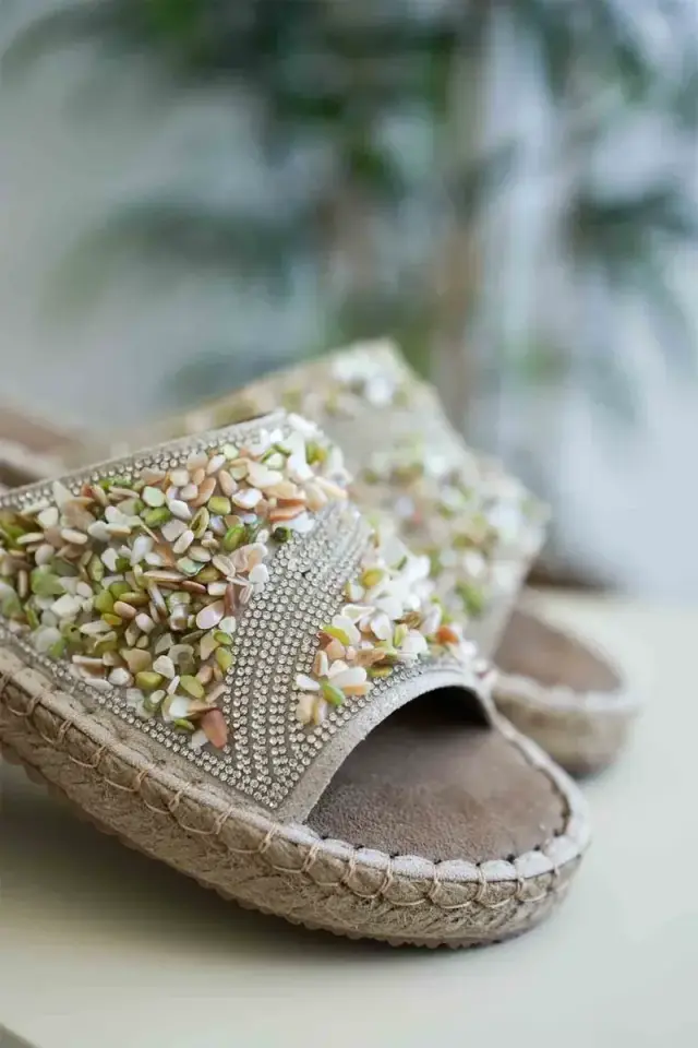 Kadın Bej Taş İşlemeli Terlik BUCCA35MY08B