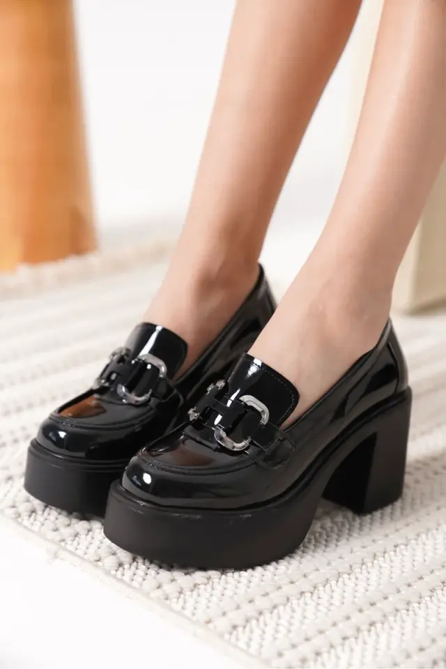 Siyah Rugan Gümüş Tokalı Kadın Loafer BUCCA17MS03C