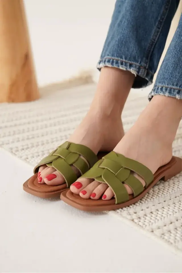 Haki Yeşili Hakiki Deri Terlik BUCCA31MY66F