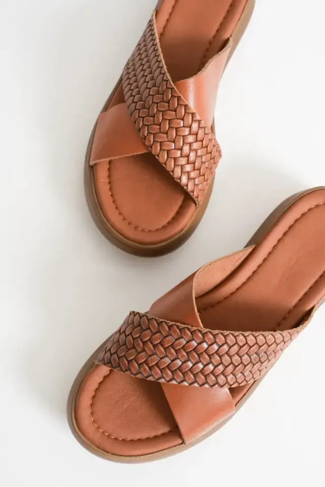 Taba Örgü Desenli Hakiki Deri Terlik BUCCA31MY53L