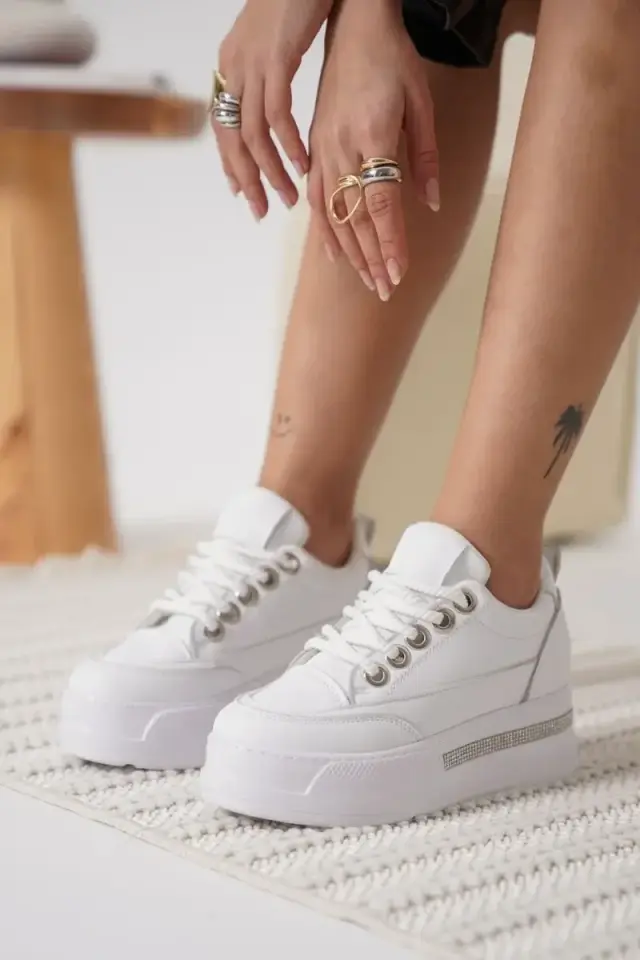 Beyaz Kadın Gizli Topuklu Sneaker BUCCA04MS01B