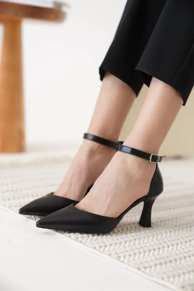 Kadın Siyah Topuklu Ayakkabı BUCCA12MS01A