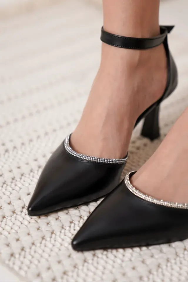 Taşlı Kadın Siyah Topuklu Ayakkabı BUCCA12MS02A