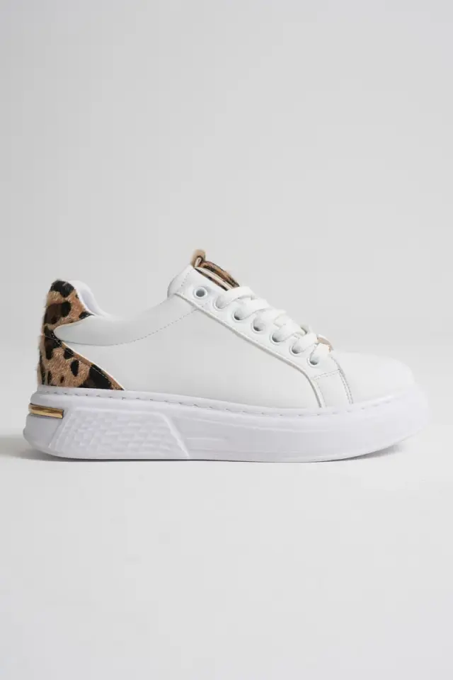 Leopar Detaylı Beyaz Kadın Spor Ayakkabı BUCCA01MS03C