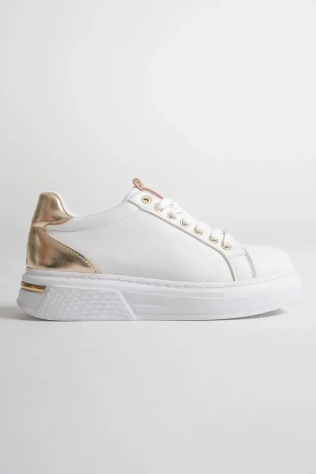 Altın Detaylı Beyaz Kadın Spor Ayakkabı BUCCA01MS03E