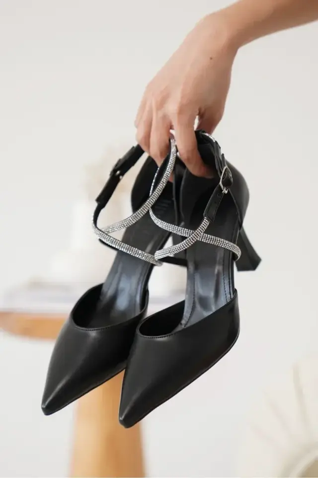 Taşlı Kadın Siyah Topuklu Ayakkabı BUCCA12MS03A