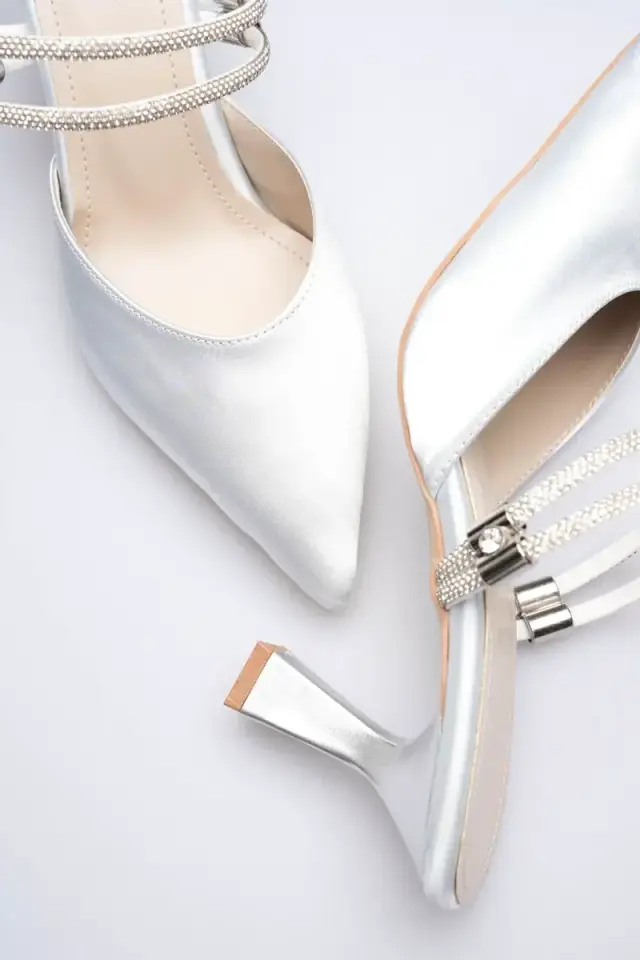 Kadın Taşlı Gri Saten Topuklu Ayakkabı BUCCA12MS04C