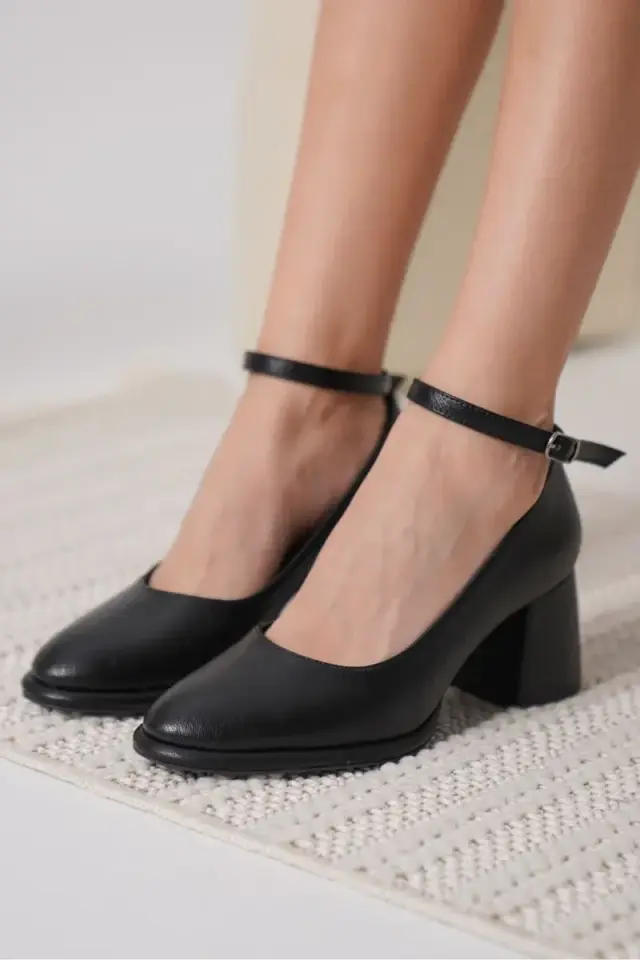 Kadın Mat Siyah Topuklu Ayakkabı BUCCA18MS06A