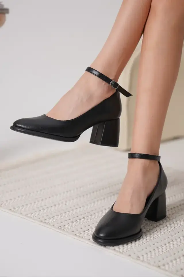 Kadın Mat Siyah Topuklu Ayakkabı BUCCA18MS06A