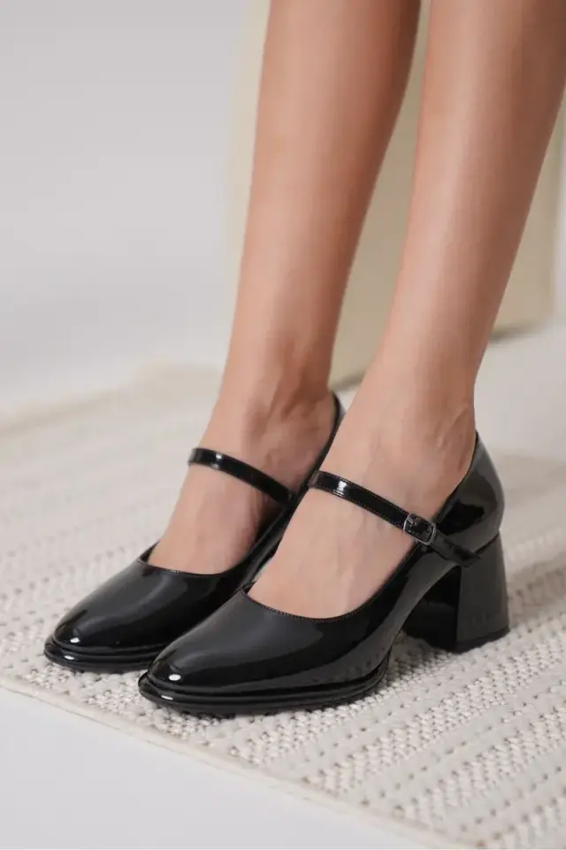 Siyah Rugan Kadın Topuklu Ayakkabı BUCCA18MS07A