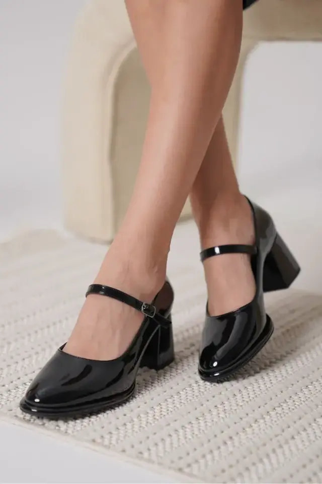 Siyah Rugan Kadın Topuklu Ayakkabı BUCCA18MS07A