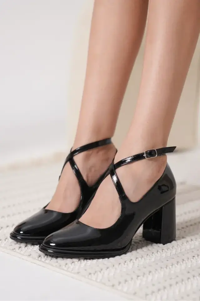 Siyah Rugan Kadın Topuklu Ayakkabı BUCCA18MS09A