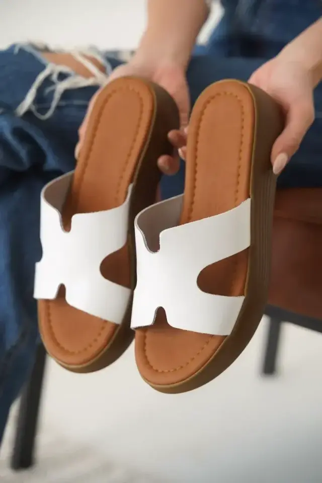 Beyaz Hakiki Deri Terlik BUCCA31MY54B