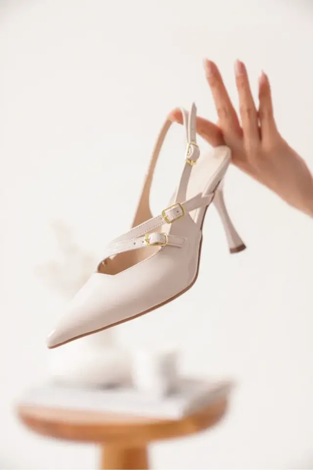 Kadın Bej Rugan Topuklu Ayakkabı BUCCA08MS39B