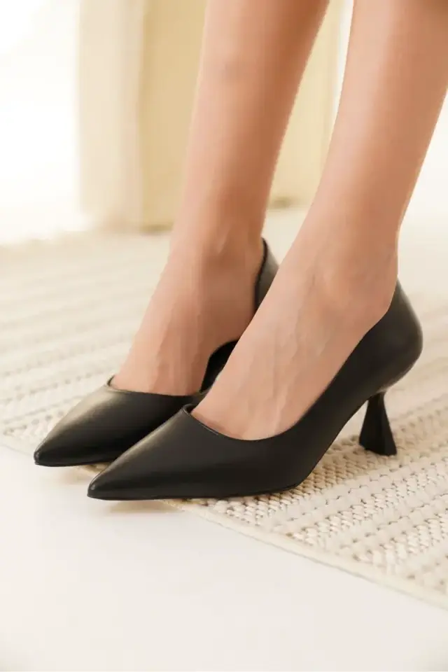 Kadın Mat Siyah Topuklu Ayakkabı BUCCA08MS44A