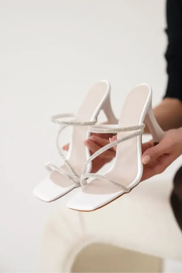 Beyaz Kadın Taşlı Topuklu Terlik BUCCA20MY04B