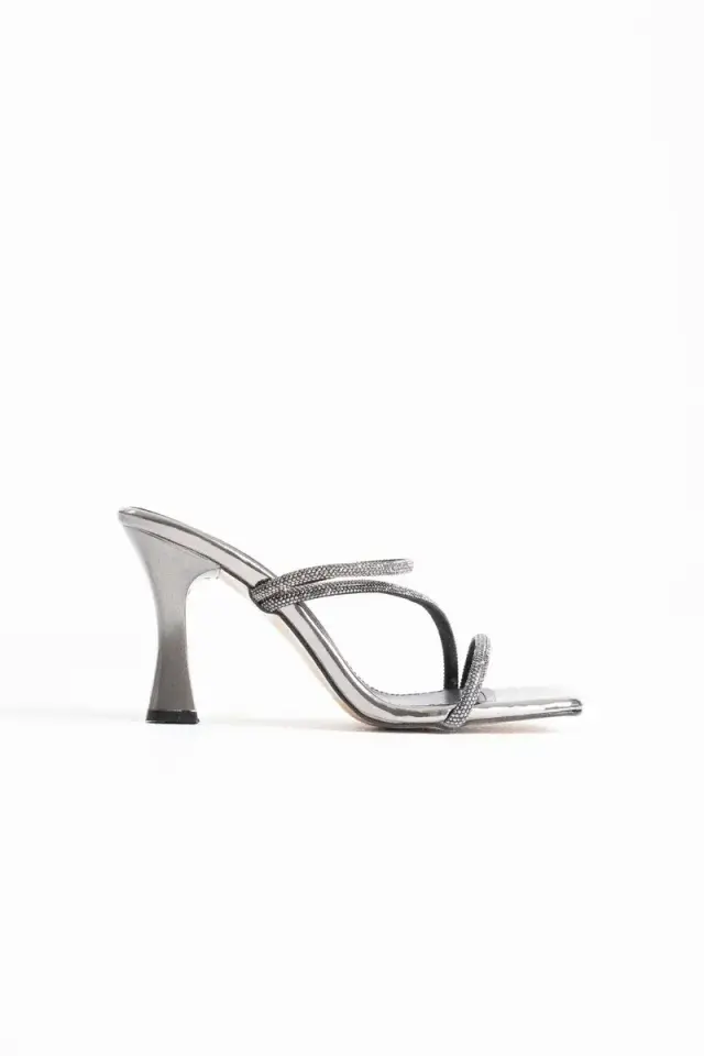 Platin Taşlı Topuklu Kadın Terlik BUCCA20MY04E