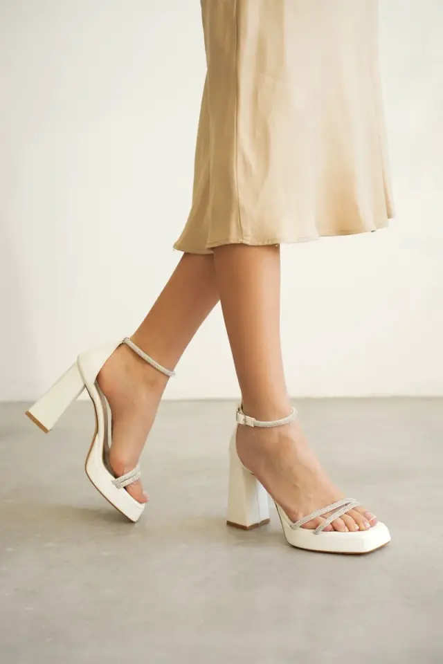 Kadın Beyaz Topuklu Sandalet BUCCA12MY01B