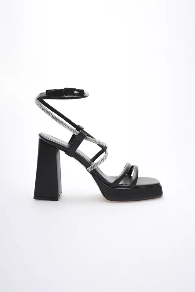 Kadın Siyah Topuklu Sandalet BUCCA12MY02A