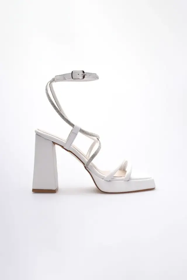 Kadın Beyaz Topuklu Sandalet BUCCA12MY02B