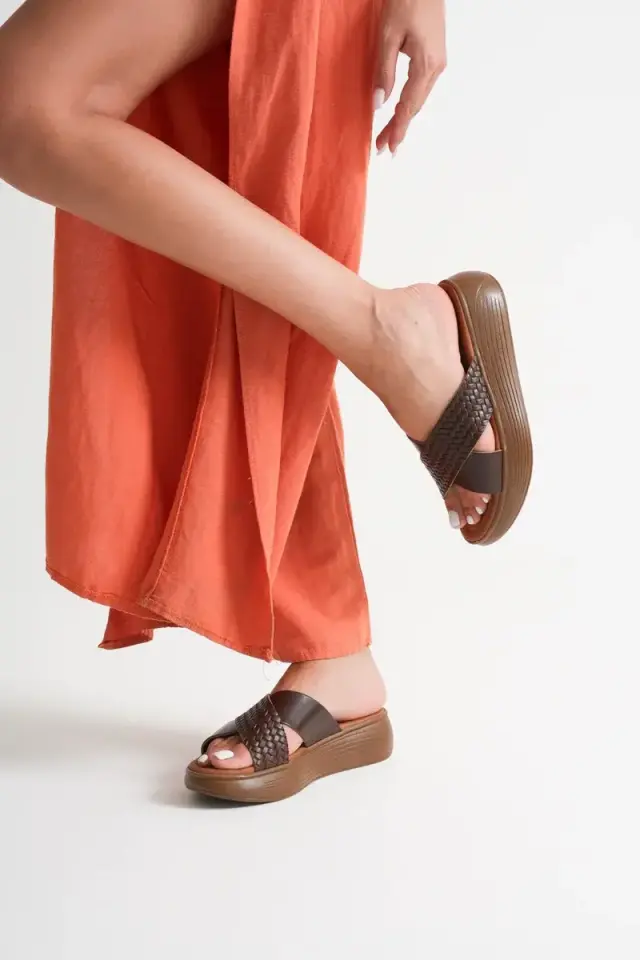 Acı Kahve Örgü Desenli Hakiki Deri Terlik BUCCA31MY53K