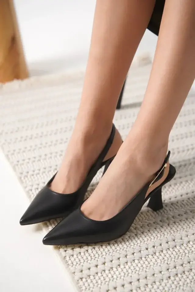 Mat Siyah Kadın Topuklu Ayakkabı BUCCA20MS01D