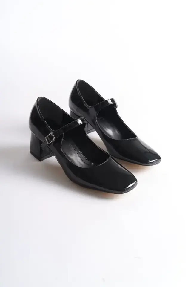 Siyah Rugan Topuklu Kadın Ayakkabı BUCCA16MS01A