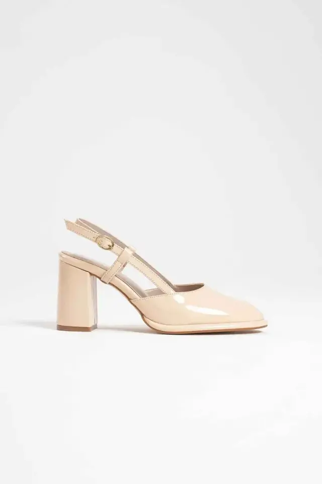 Açık Sarı Rugan Kadın Topuklu Ayakkabı BUCCA18MS18B