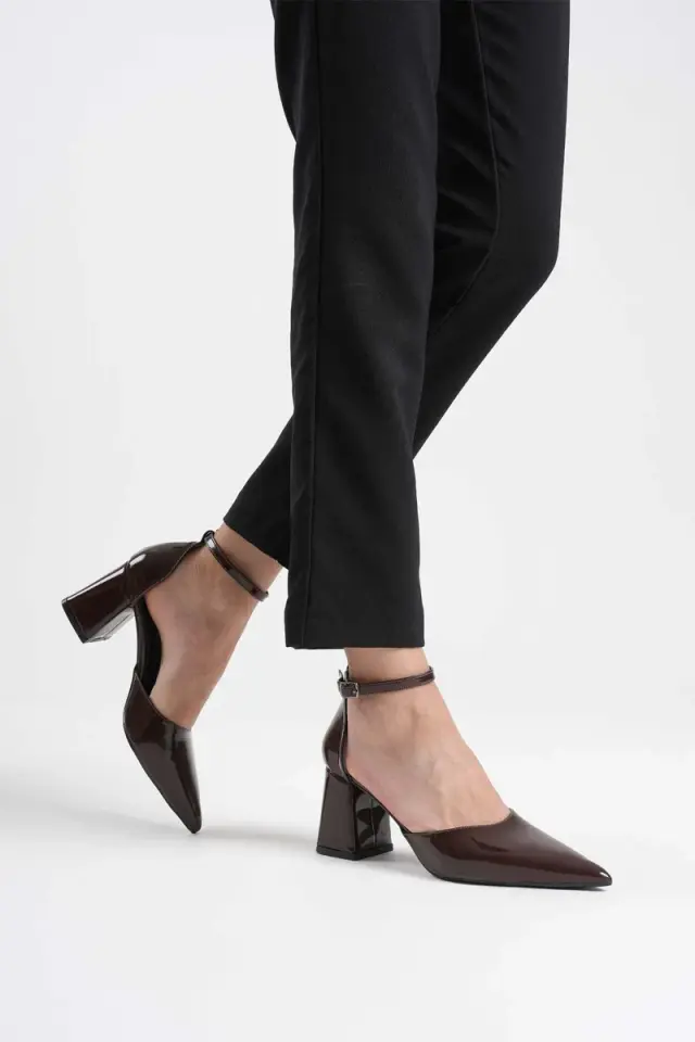 Acı Kahve Rugan Kadın Topuklu Ayakkabı BUCCA08MS11C