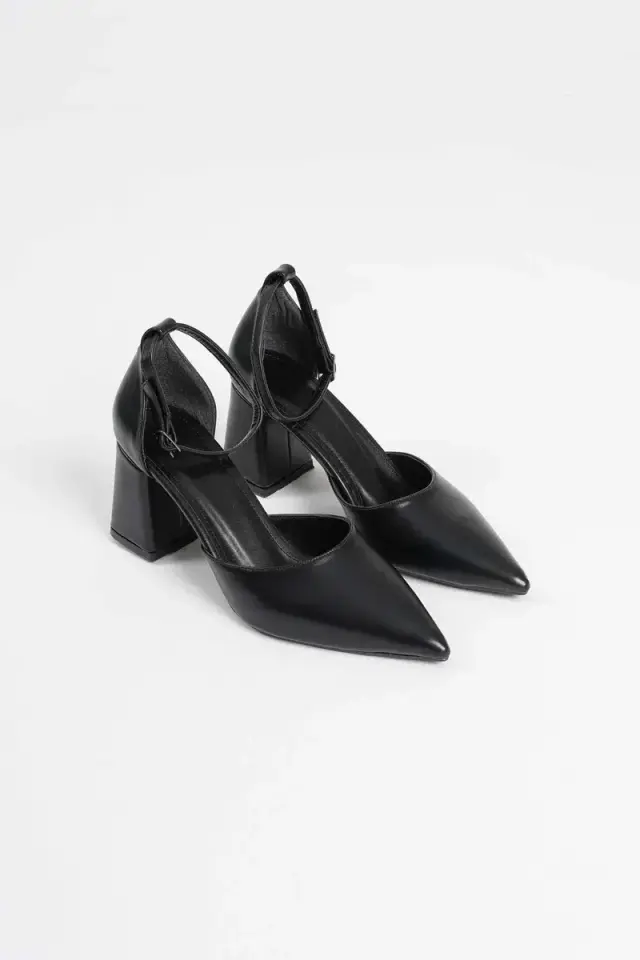 Siyah Cilt Kadın Topuklu Ayakkabı BUCCA08MS11D