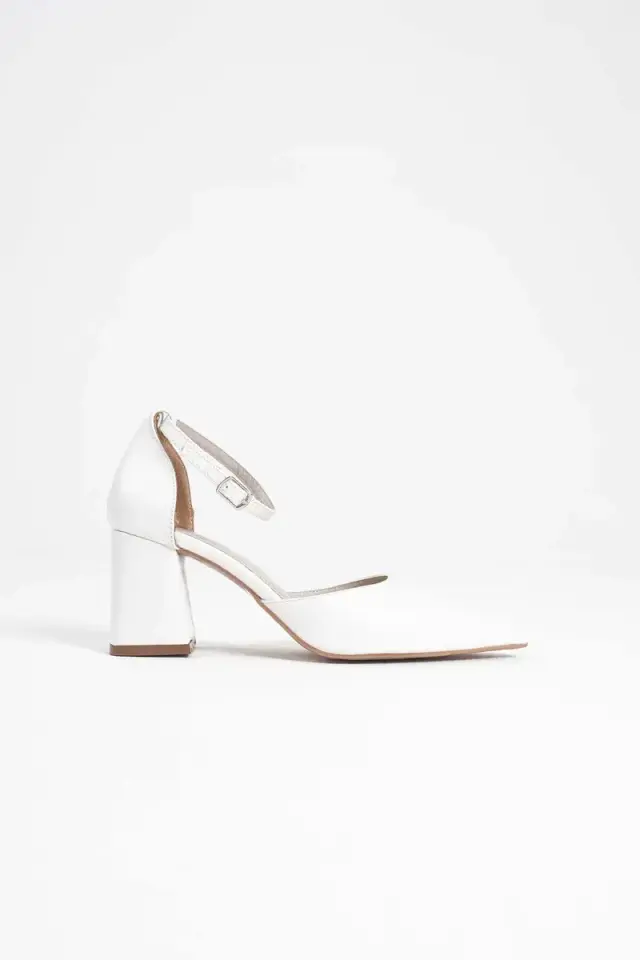 Beyaz Cilt Kadın Topuklu Ayakkabı BUCCA08MS11E