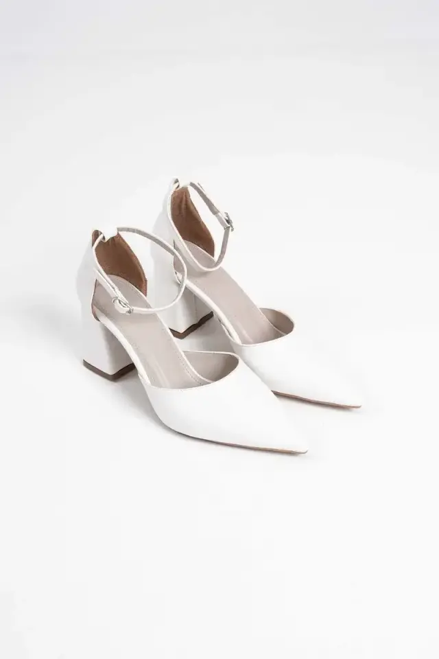 Beyaz Cilt Kadın Topuklu Ayakkabı BUCCA08MS11E
