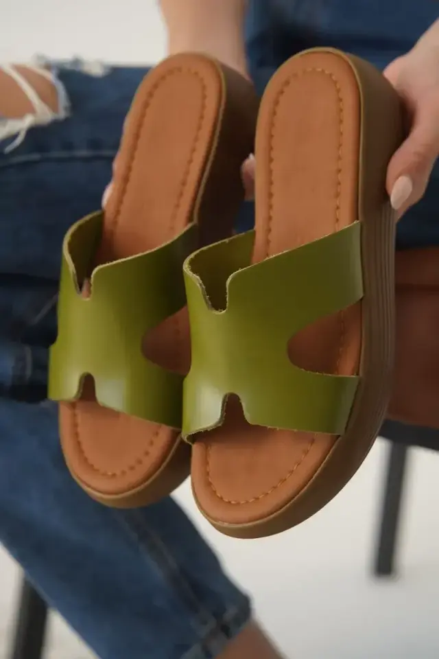 Haki Yeşil Hakiki Deri Terlik BUCCA31MY54G