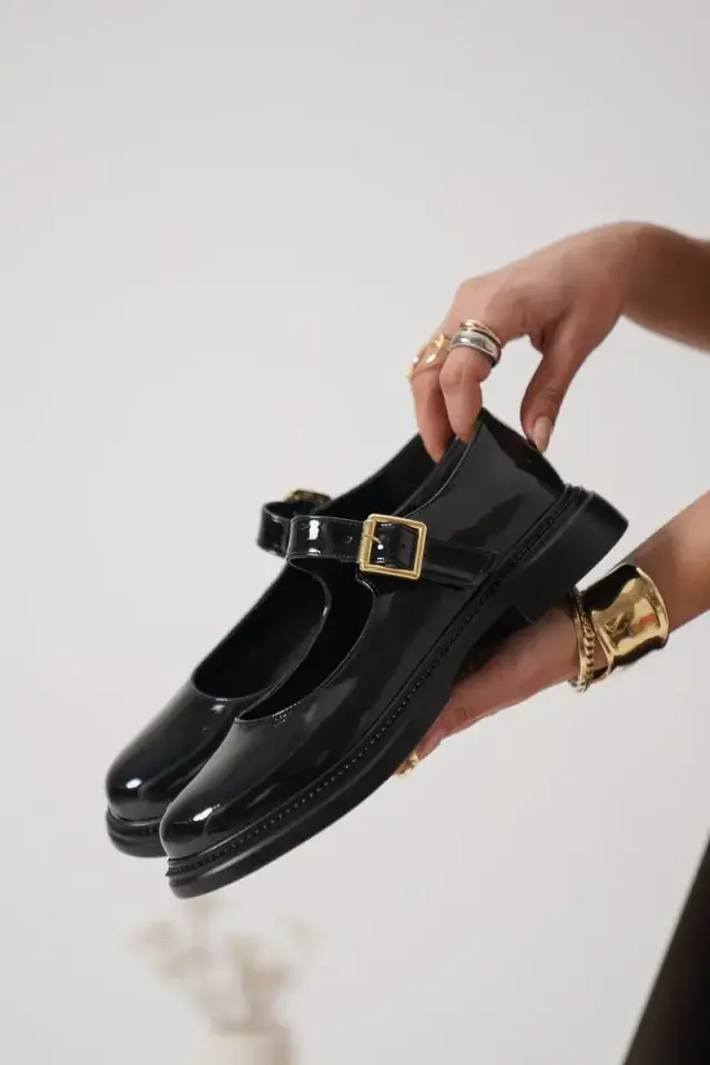 Siyah Rugan Toka Detaylı Mary Jane Ayakkabı BUCCA09MS01A