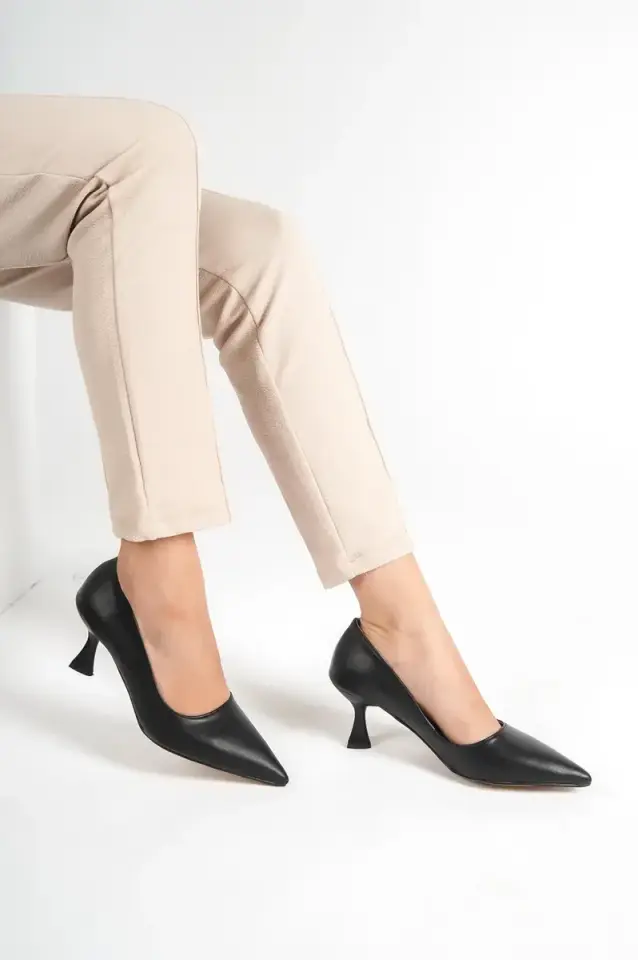 Kadın Siyah Topuklu Ayakkabı BUCCA08MS03A