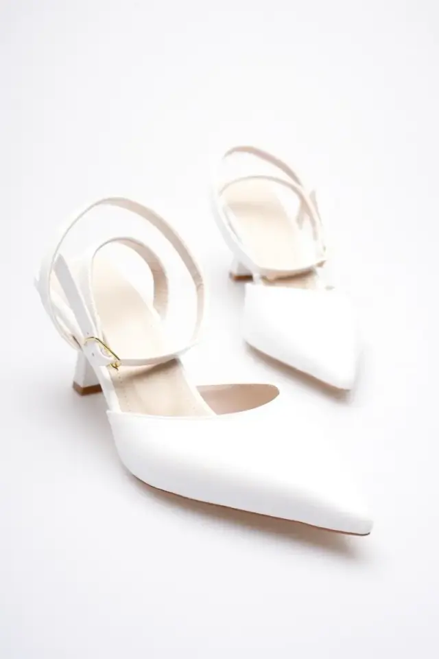 Kadın Beyaz Rugan Topuklu Ayakkabı BUCCA03MS02B