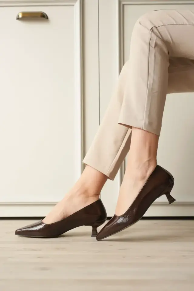 Kadın Acı Kahve Kırışık Rugan Kısa Topuklu Stiletto Ayakkabı BUCCA20MS03D