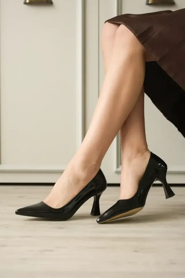 Siyah Rugan Sivri Burun Kadın Stiletto BUCCA20MS02E