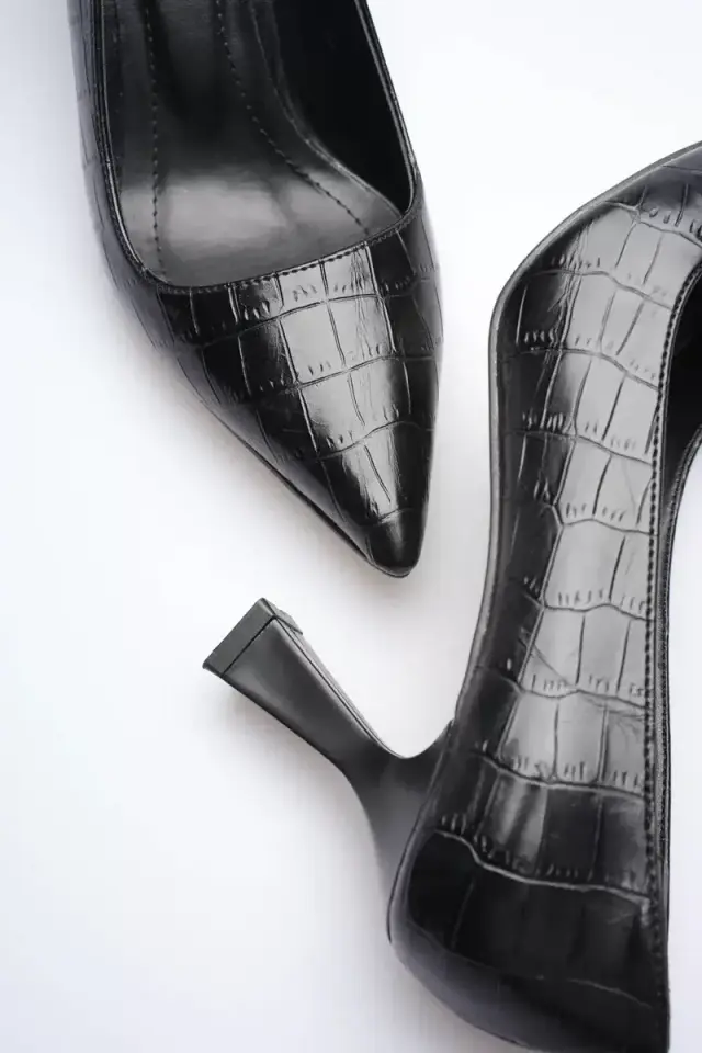 Siyah Kroko Sivri Burun Orta Topuklu Kadın Stiletto BUCCA20MS02F