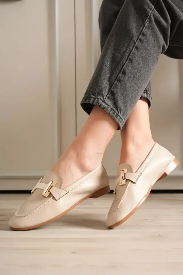 BUCCA Kadın Krem Metal Tokalı Loafer Ayakkabı BUCCA27MS05B