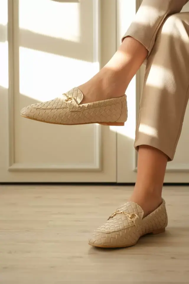 Kadın Bej Örgü Desenli Tokalı Günlük Rahat Loafer Ayakkabı TR23MS09B